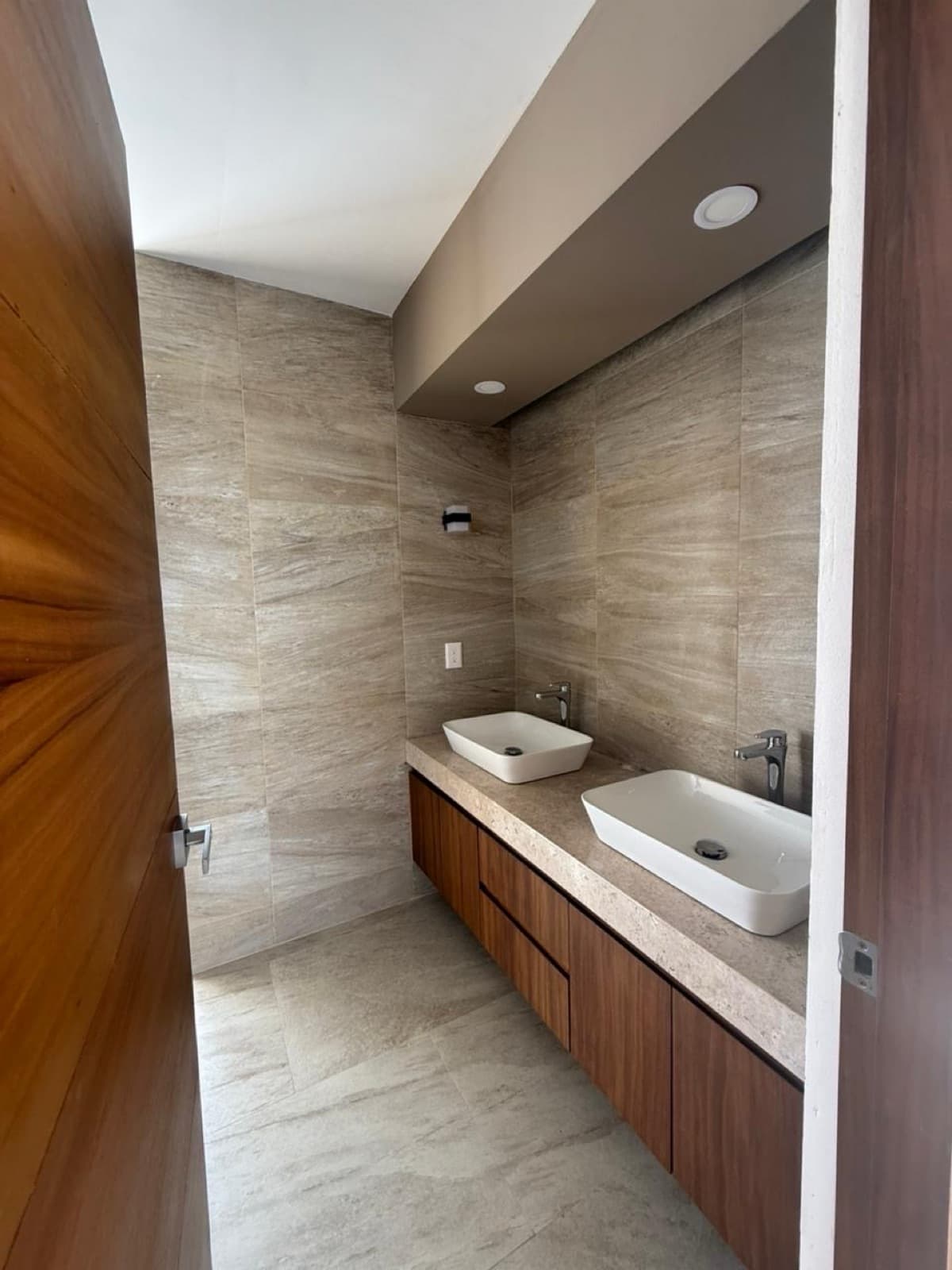 Luxury Home for Sale or Rent on Vía Cumbres | 4 Bedrooms | Pool | 352 m² of Floor Space
