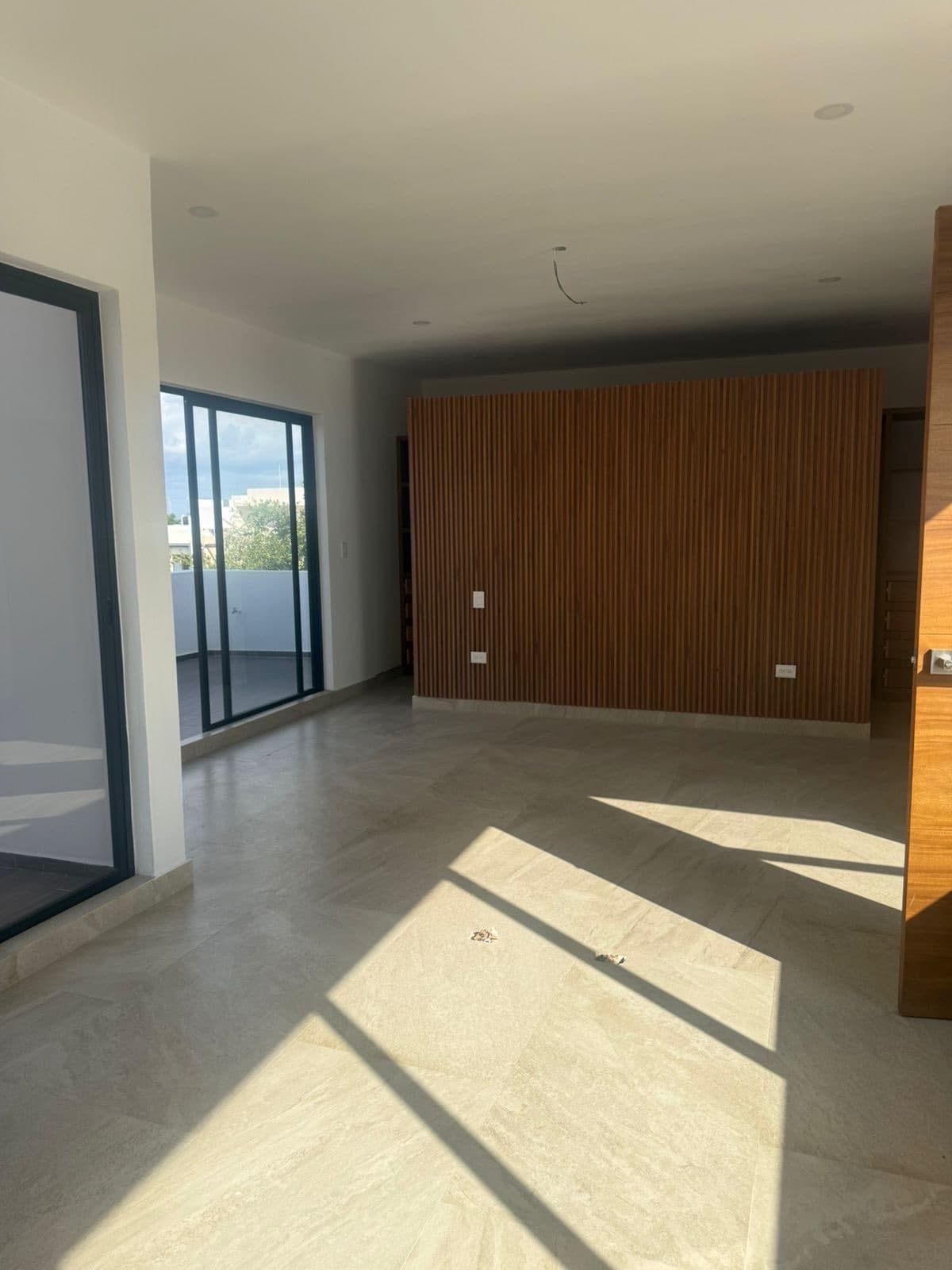 Luxury Home for Sale or Rent on Vía Cumbres | 4 Bedrooms | Pool | 352 m² of Floor Space