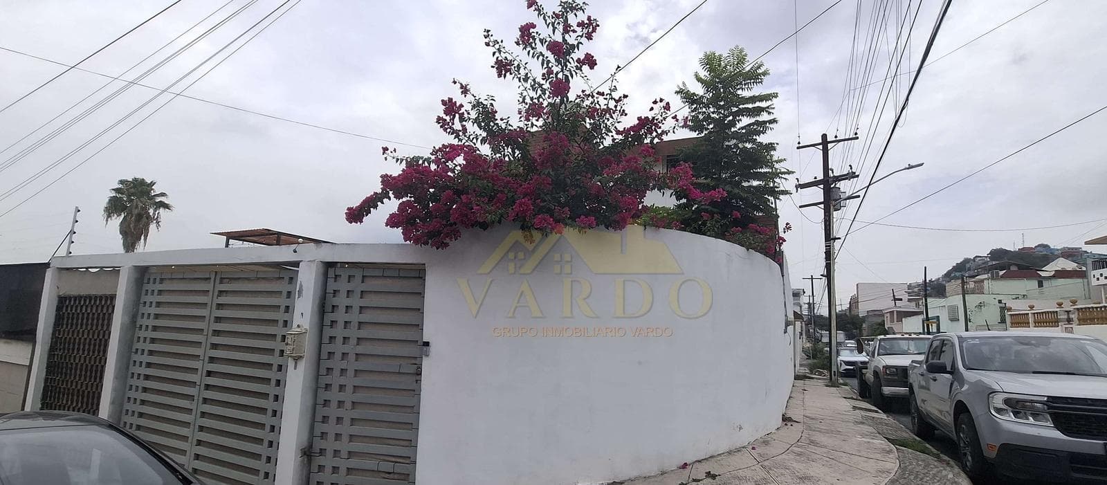 House for Sale. Altavista Sur Neighborhood, Monterrey, Nuevo León