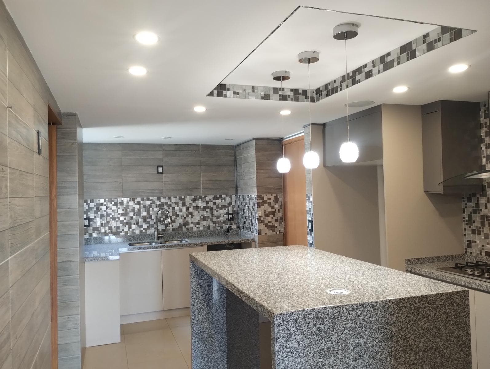 El Ciervo Tower: Apartment for Rent