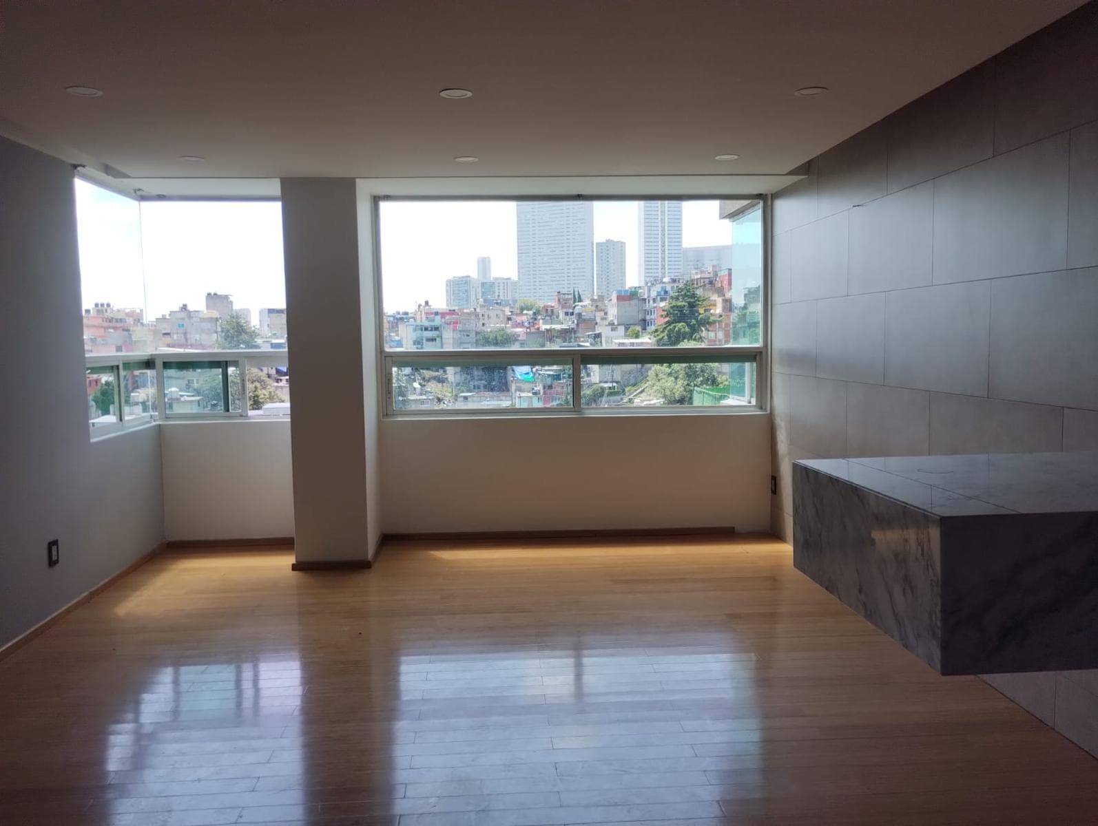 El Ciervo Tower: Apartment for Rent
