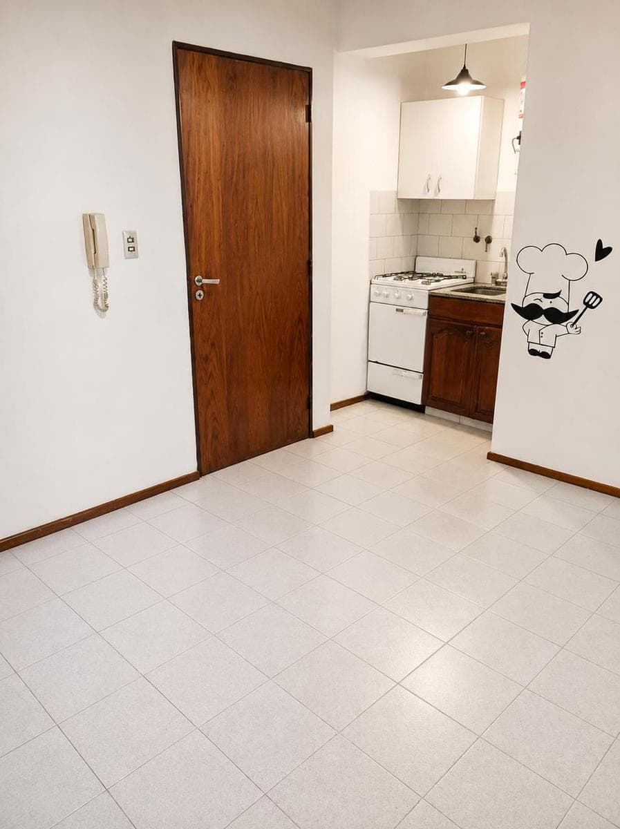 1-Bedroom Ground-Floor Apartment for Sale with a Patio, a Few Meters from Plaza Colón.