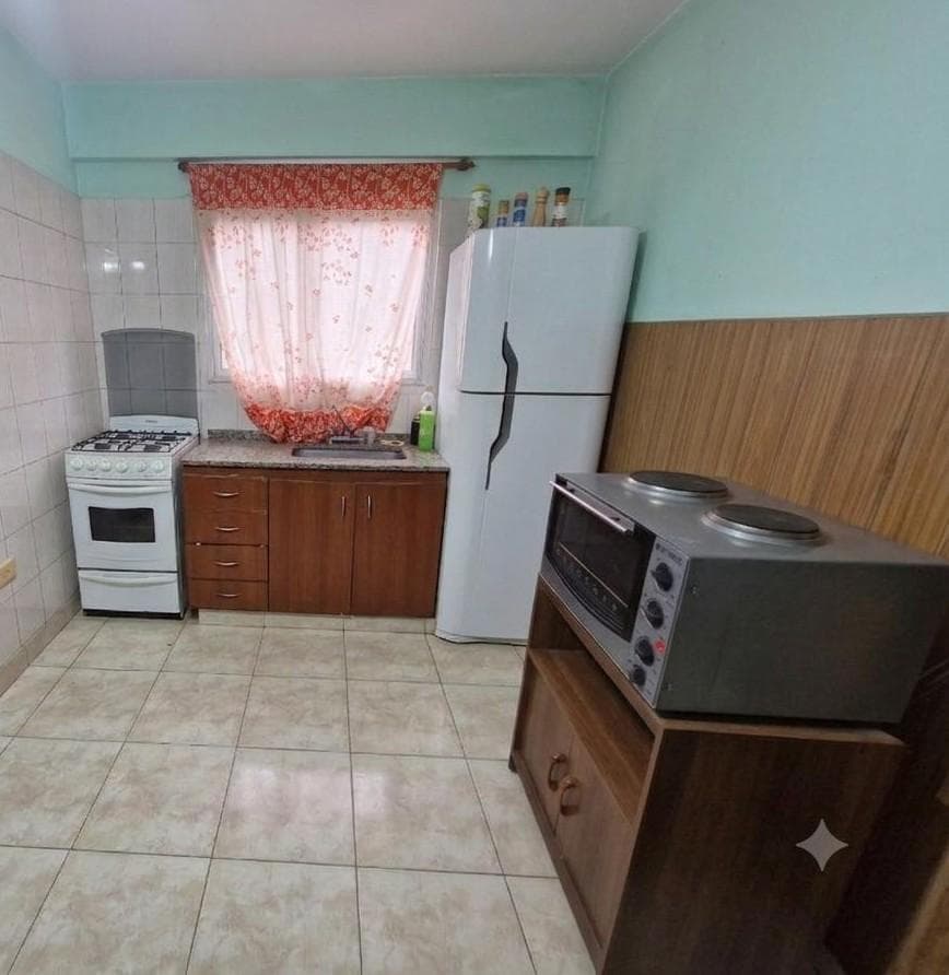 5-Room Penthouse for Sale in Floresta with a Terrace