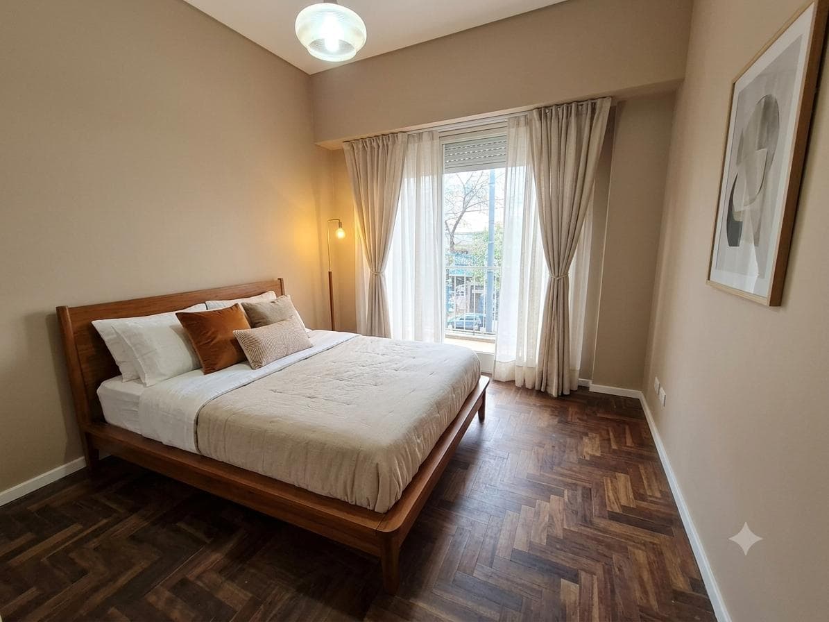 5-Room Penthouse for Sale in Floresta with a Terrace