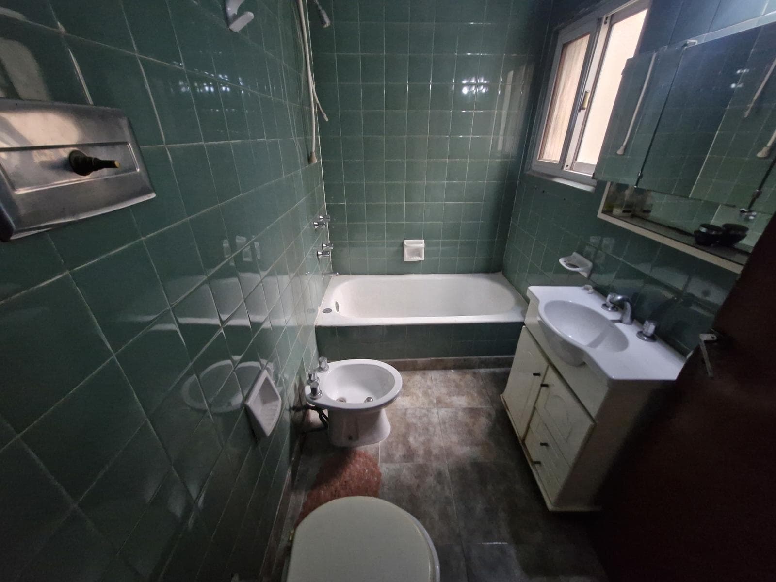 5-Room Penthouse for Sale in Floresta with a Terrace