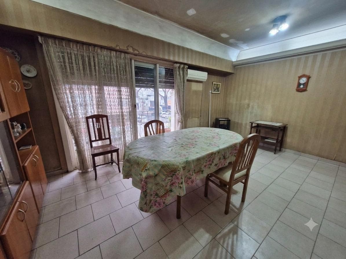 5-Room Penthouse for Sale in Floresta with a Terrace