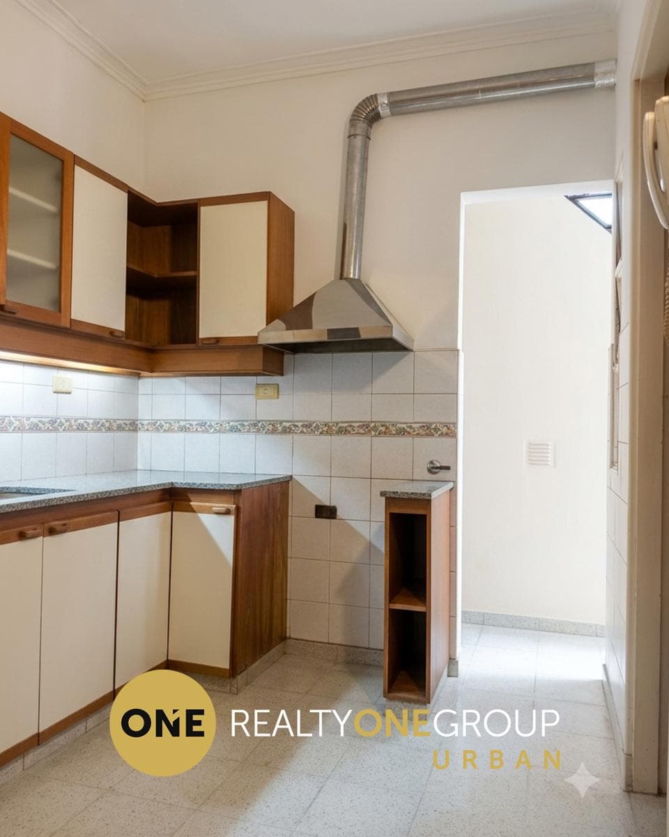 4-Bedroom House in Barrio Norte | Garage, Office, and Terrace | La Plata
