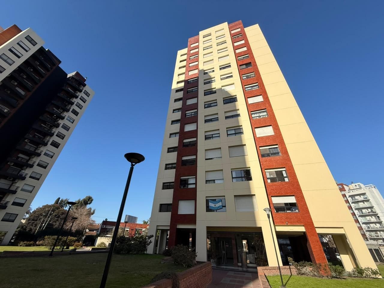 3-ROOM APARTMENT FOR SALE WITH GARAGE AND AMENITIES IN LAS TORRES DE GUIDO, QUILMES