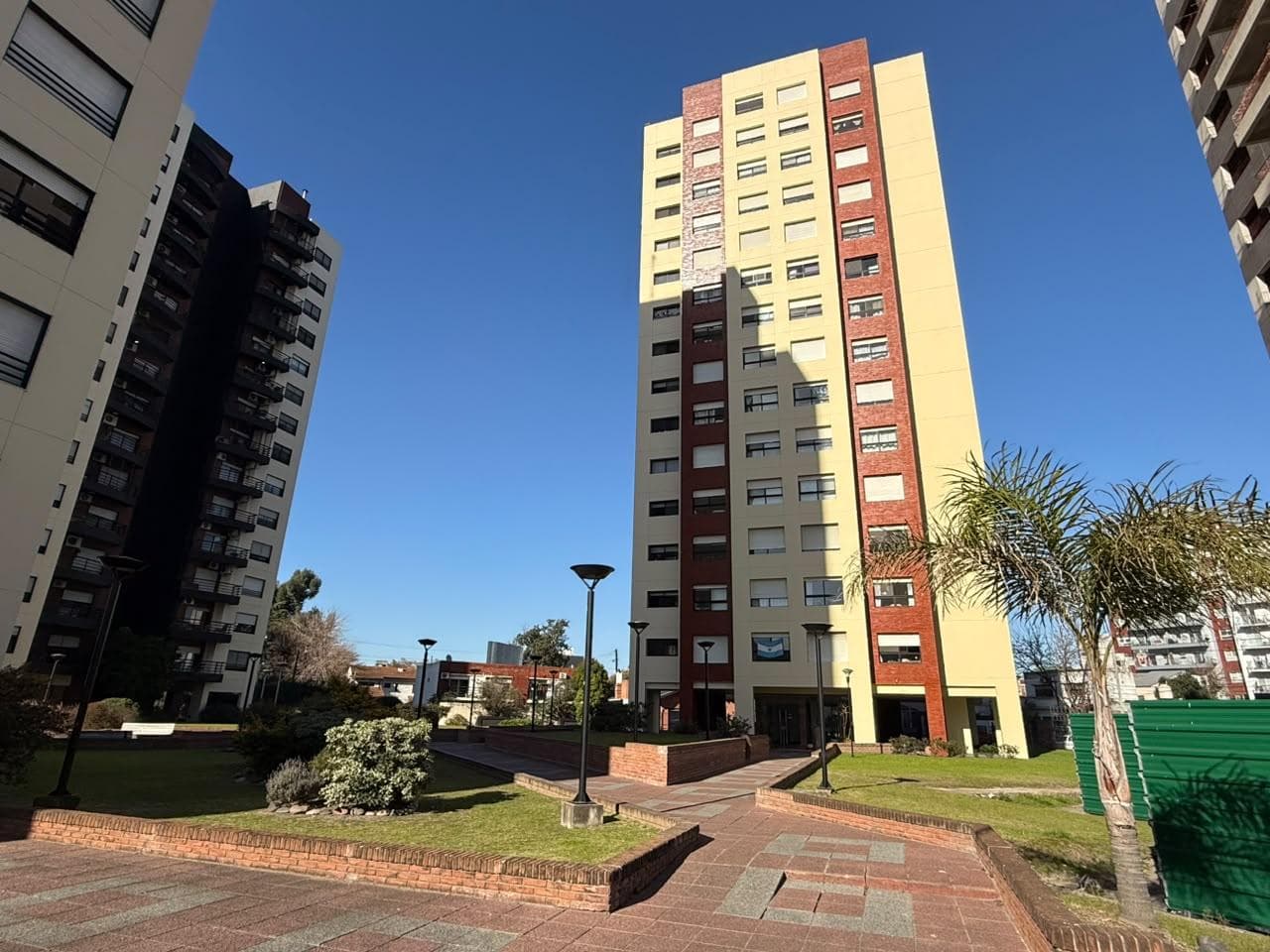 3-ROOM APARTMENT FOR SALE WITH GARAGE AND AMENITIES IN LAS TORRES DE GUIDO, QUILMES