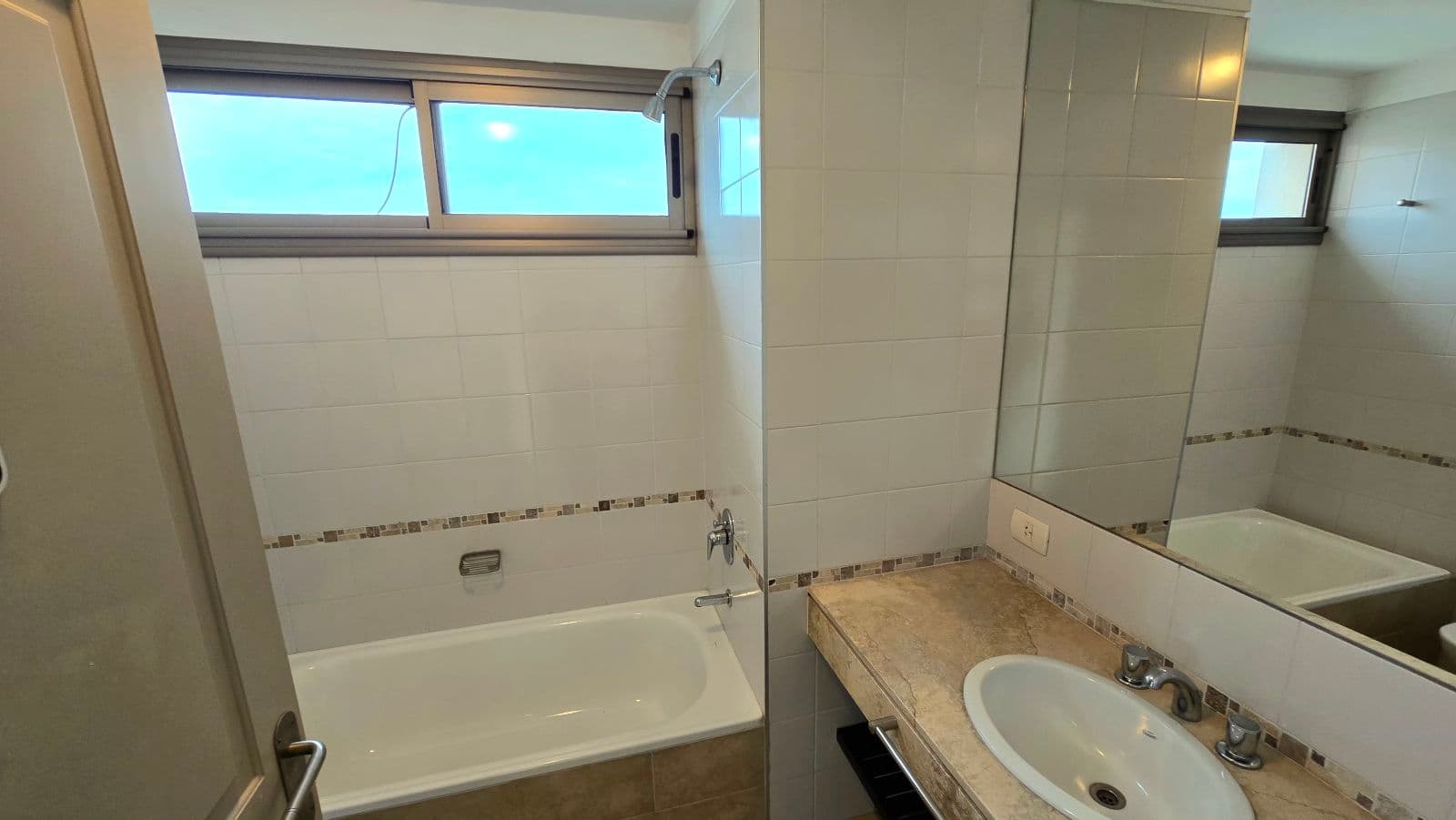 2-Bedroom Office/Showroom Apartment for Sale in Bahía Nordelta, Tigre