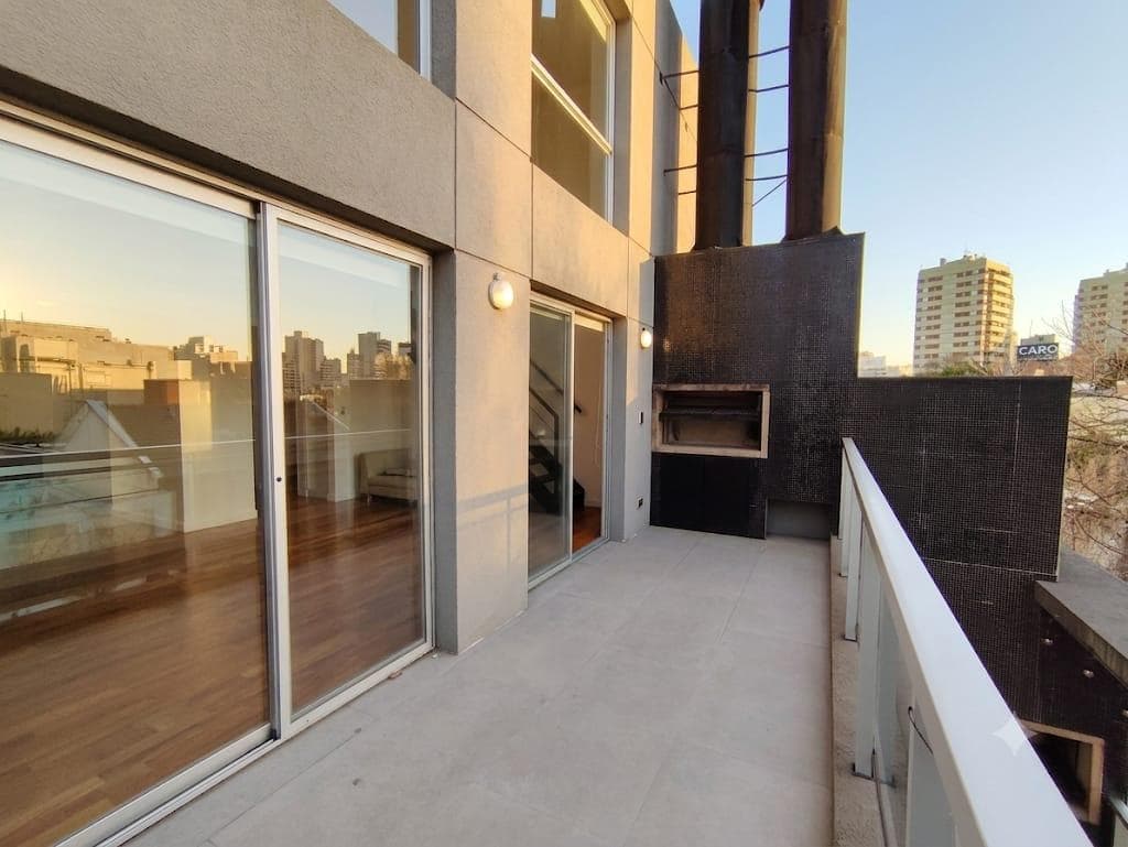 2-Room Duplex Apartment with Balcony for Sale in Villa Urquiza