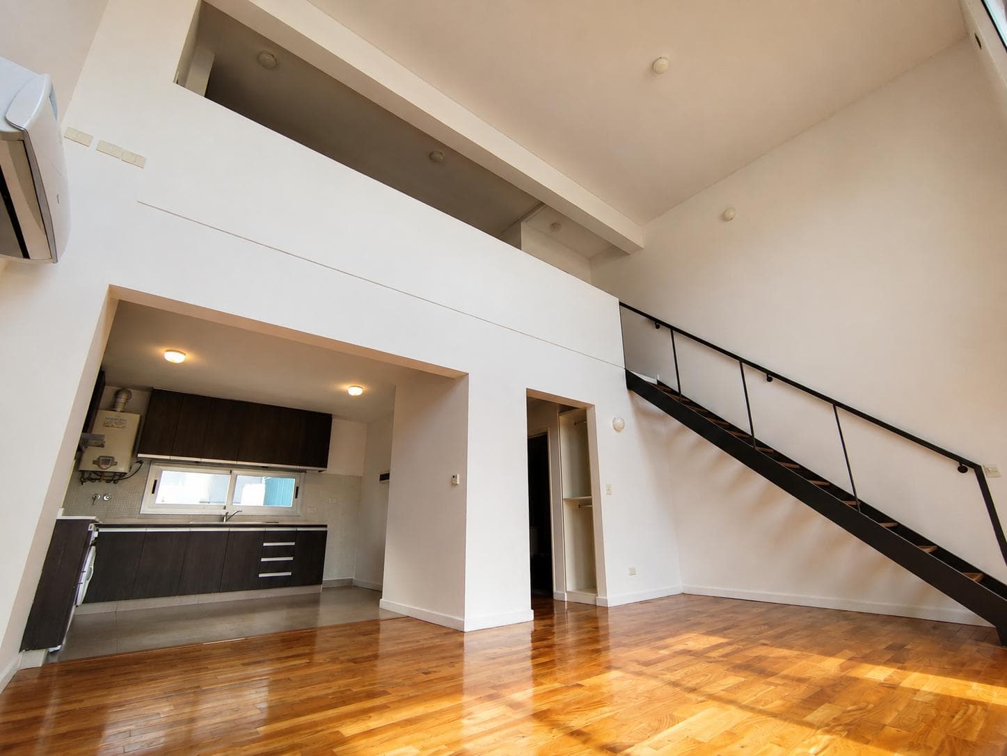 2-Room Duplex Apartment with Balcony for Sale in Villa Urquiza