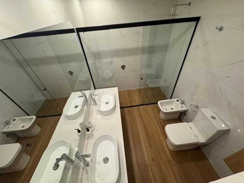 4-Room Villa for Sale in Mar del Plata, Facing the Street, Renovated to Look Like New, with a Garage