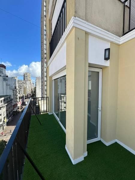 4-Room Apartment for Sale in Mar del Plata on the Street—Renovated to Look Like New, with a Balcony