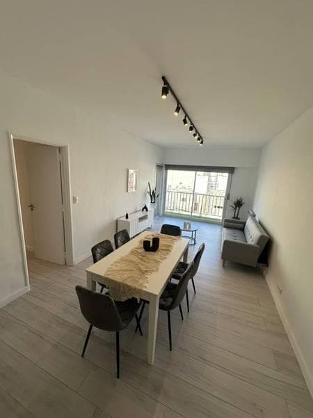 4-Room Apartment for Sale in Mar del Plata on the Street—Renovated to Look Like New, with a Balcony