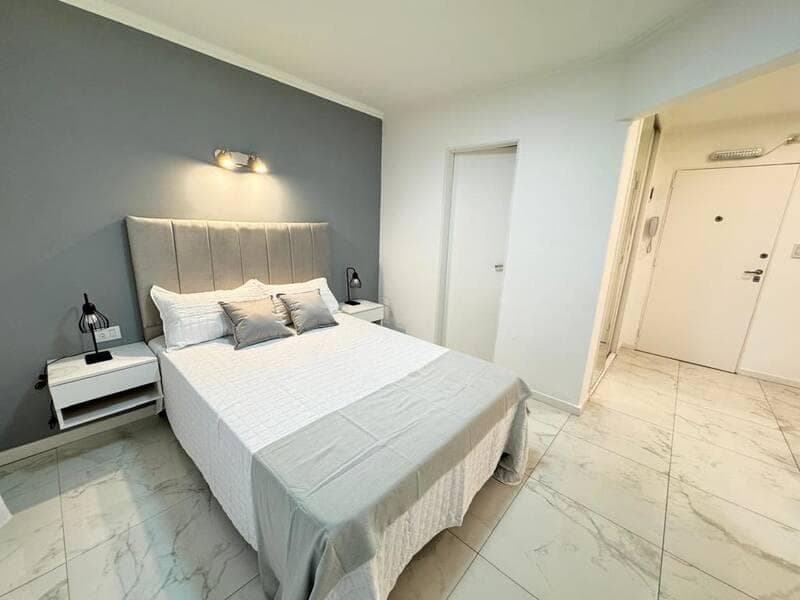 1-Room Back-Facing Apartment for Sale in Mar del Plata, Renovated to Look Like New, with a Separate Kitchen