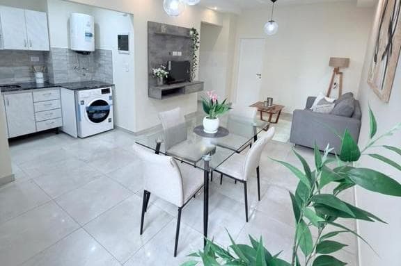 2-Room Apartment for Sale in Mar del Plata on the Street—Renovated to Look Like New, with a Balcony