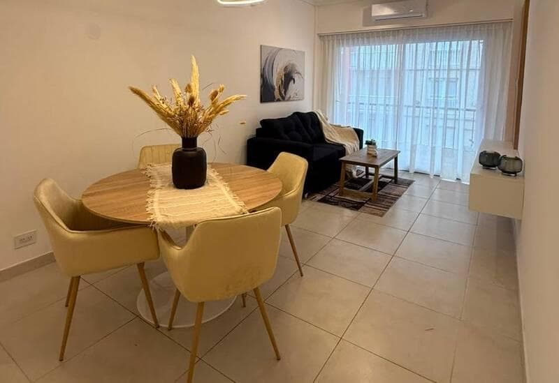 2-Room Apartment for Sale in Mar del Plata with a Service Room Facing the Street, Fully Renovated, with a Balcony