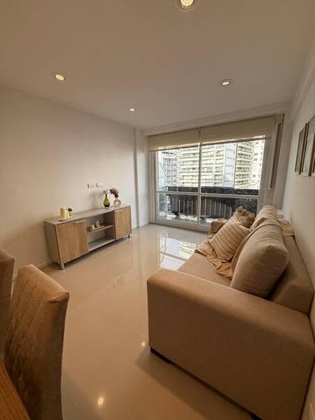 2-Room Apartment for Sale in Mar del Plata with a Street-Facing Service Area, Fully Renovated, with Ocean View