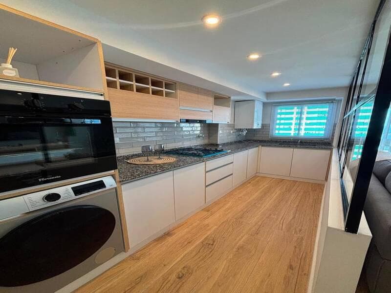 3-Room Apartment for Sale in Mar del Plata on the Street—Renovated to Look Like New, with a Balcony
