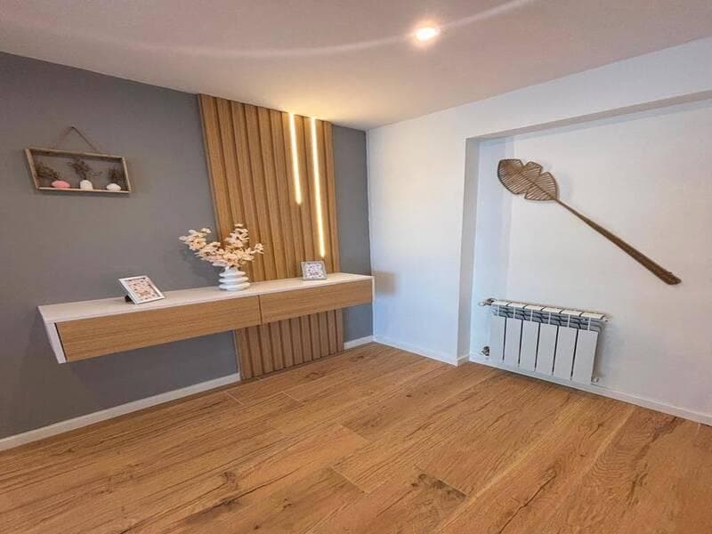 3-Room Apartment for Sale in Mar del Plata on the Street—Renovated to Look Like New, with a Balcony