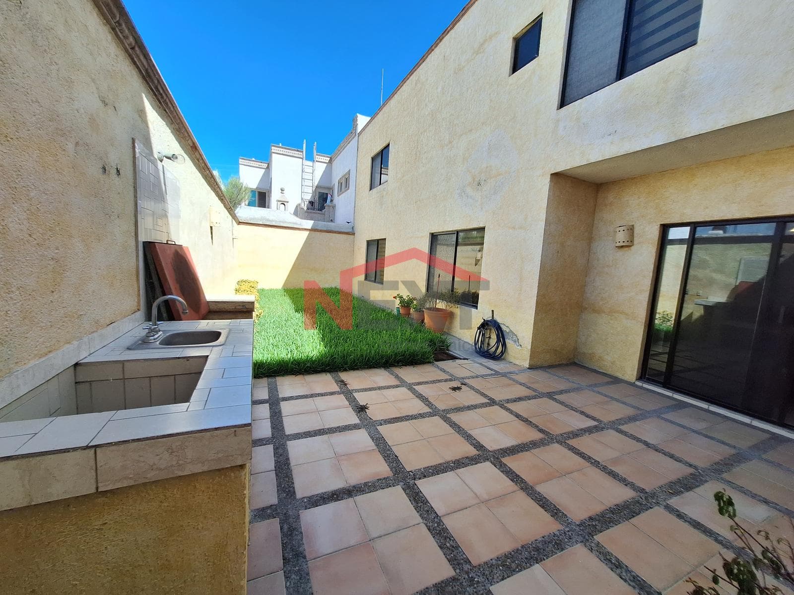 FULLY EQUIPPED AND FURNISHED HOUSE FOR RENT IN THE NORTH