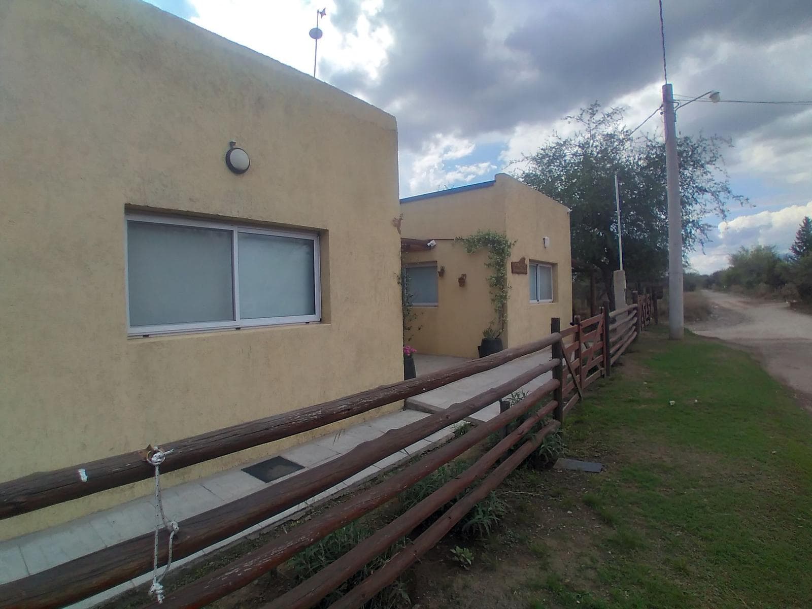 FOR SALE: 2 HOUSES IN ESPEJO, MERLO, SAN LUIS