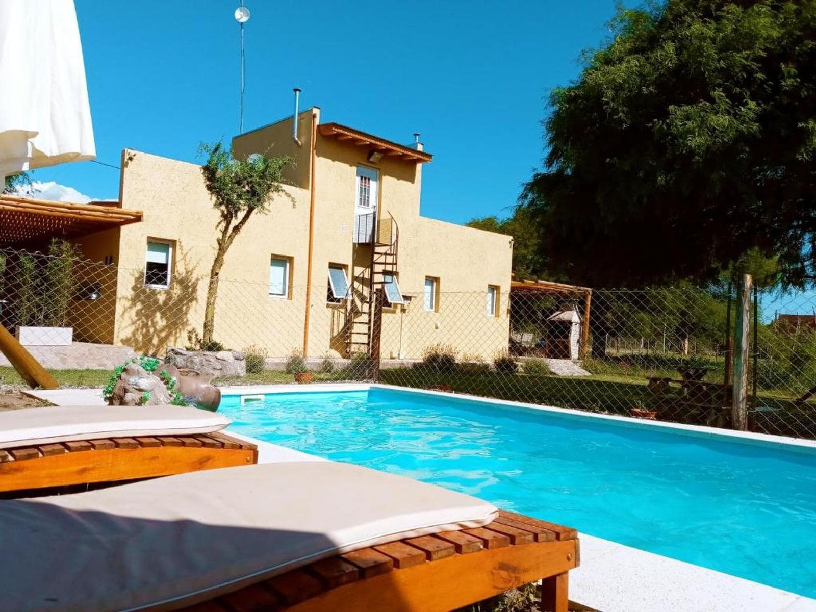 FOR SALE: 2 HOUSES IN ESPEJO, MERLO, SAN LUIS