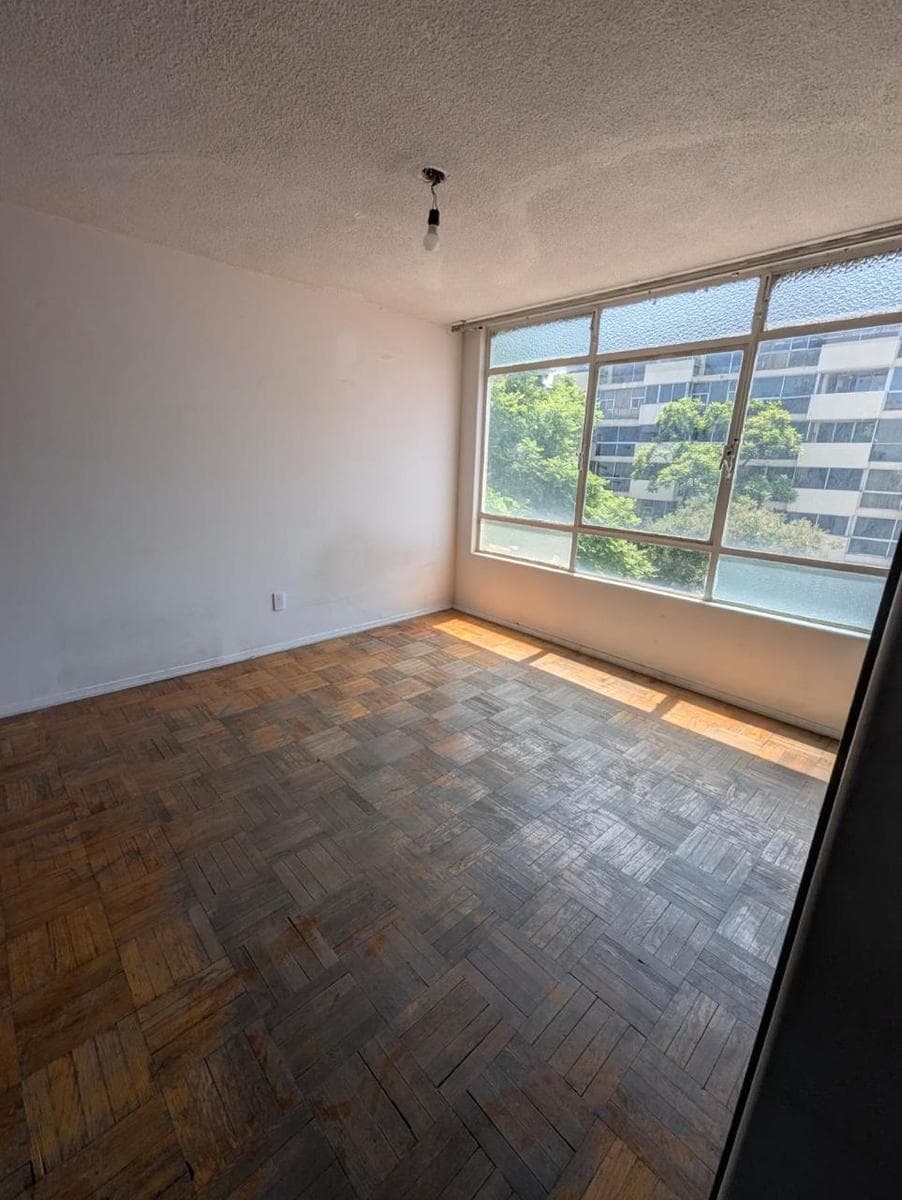 Apartment for Sale on Avenida Universidad