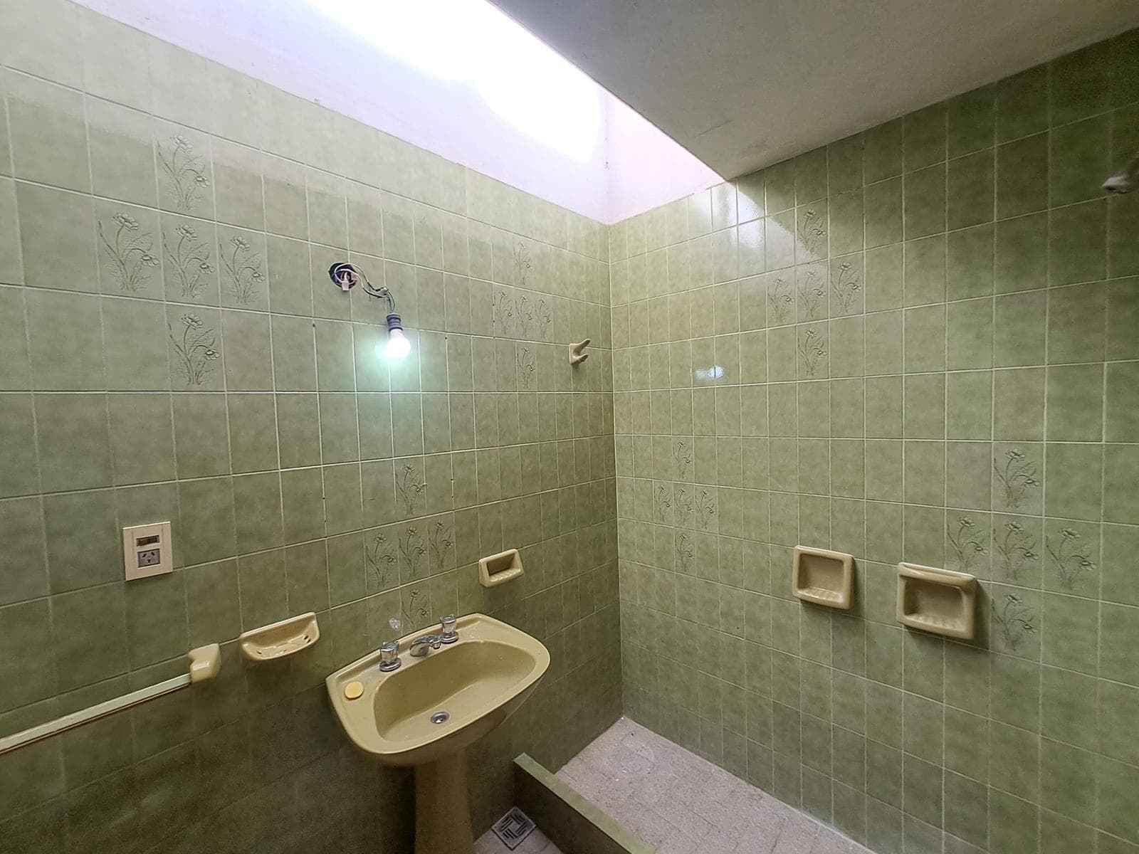 House for Sale - 2/3 bedrooms, 2 bathrooms - MORTGAGE-ELIGIBLE on Carril Cervantes