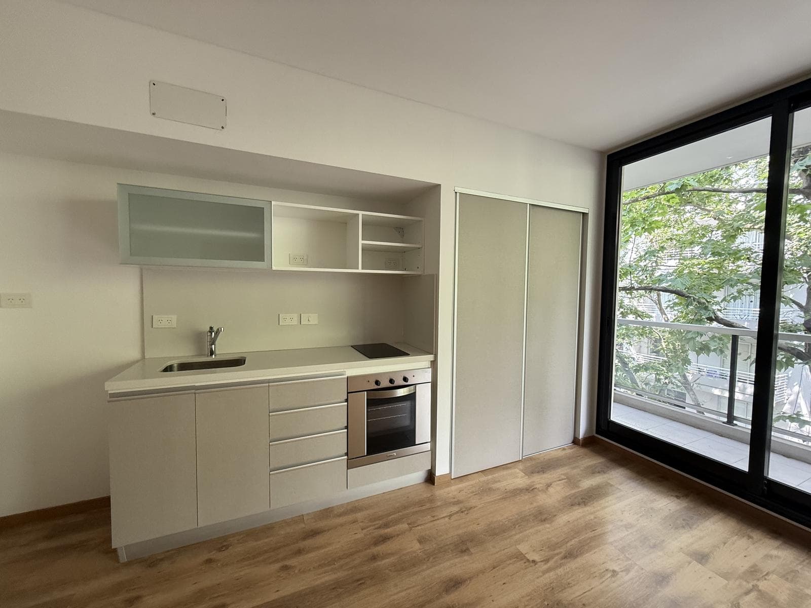 STUDIO APARTMENT FOR RENT WITH DIVIDABLE SPACE AND BALCONY IN BELGRANO