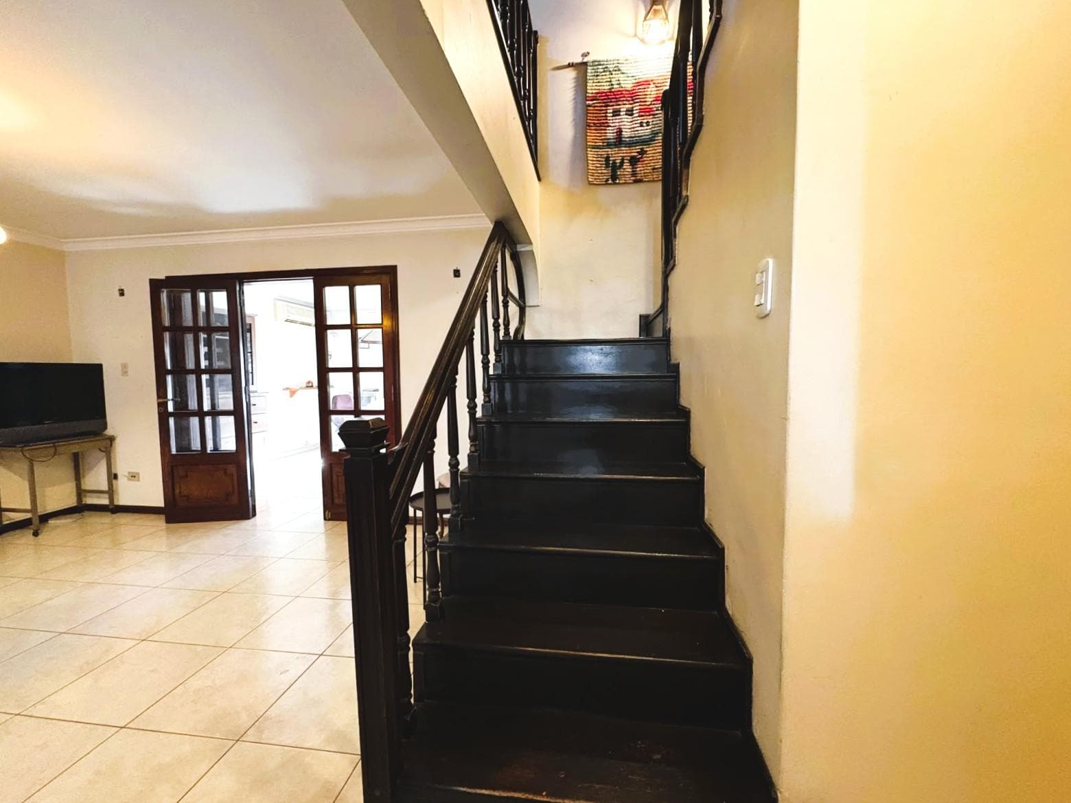 6-ROOM HOUSE WITH PARK, POOL, BARBECUE AREA, AND GARAGE IN NORTH ITUZAINGO—QUALIFIES FOR A LOAN