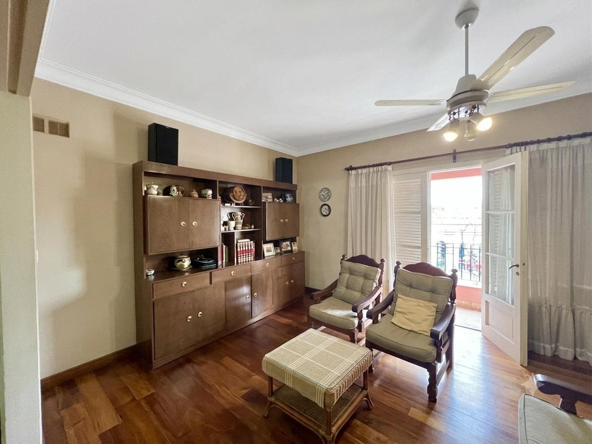 Annual Rental - House with Garden - Victoria