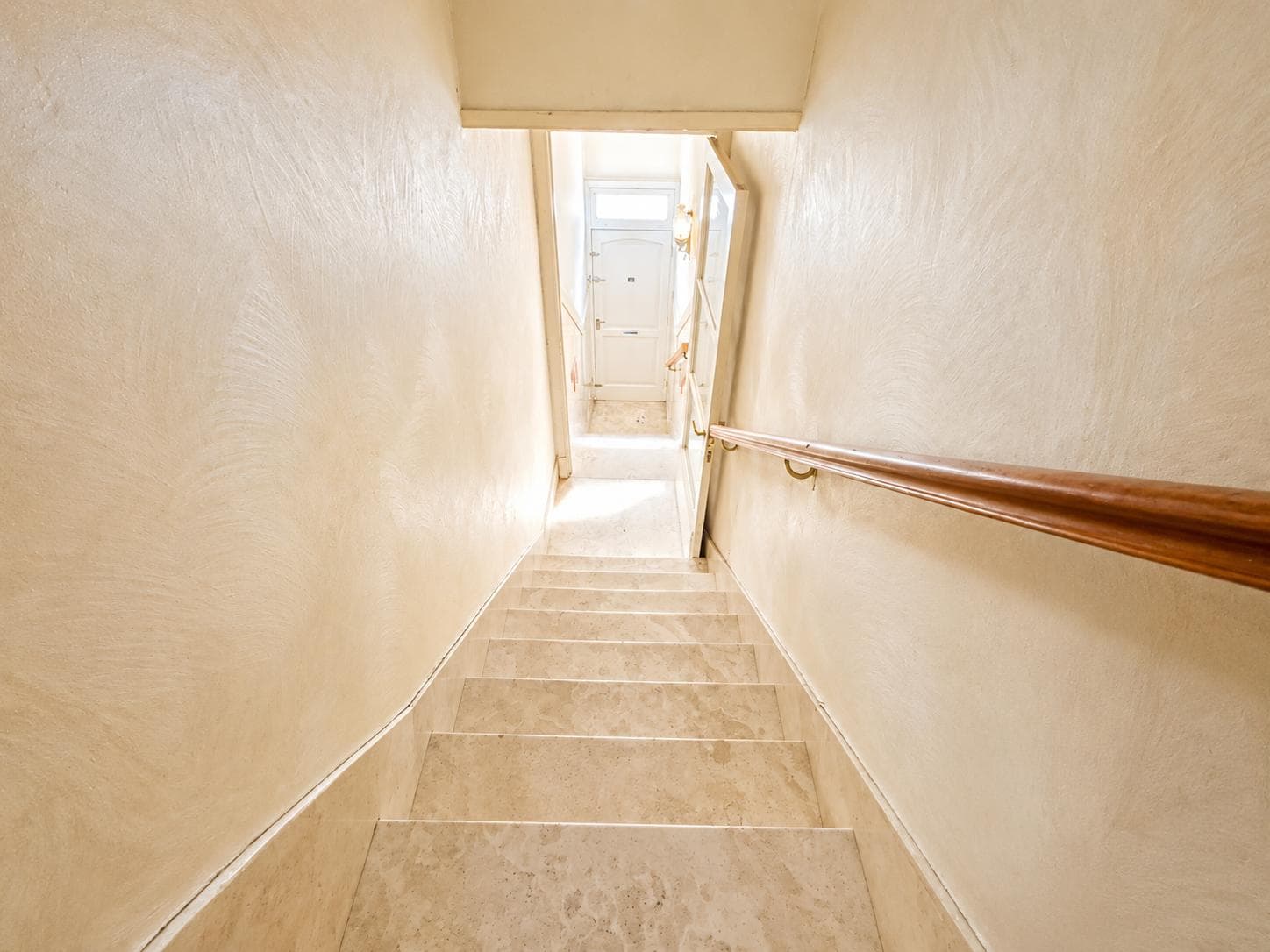 Annual Rental - House with Garden - Victoria