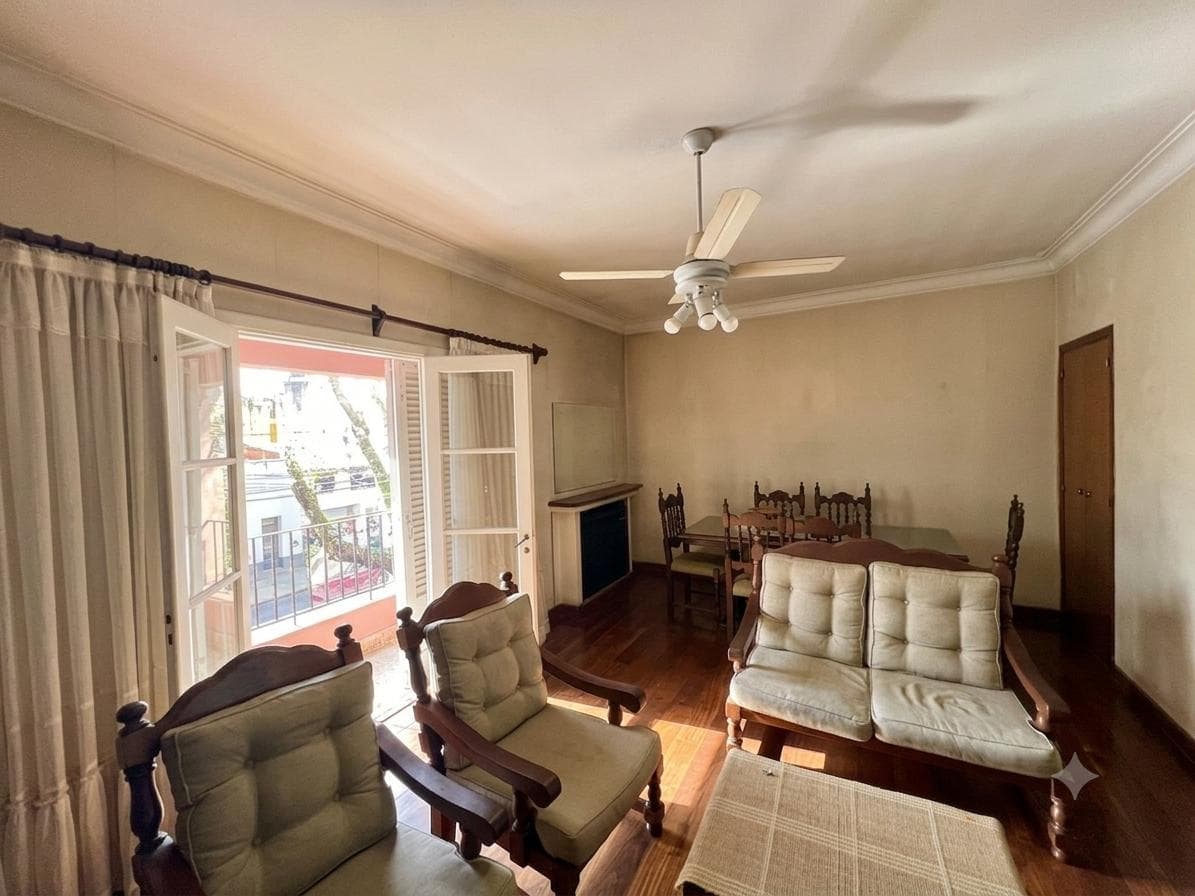 Annual Rental - House with Garden - Victoria