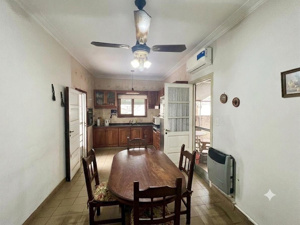 Annual Rental - House with Garden - Victoria