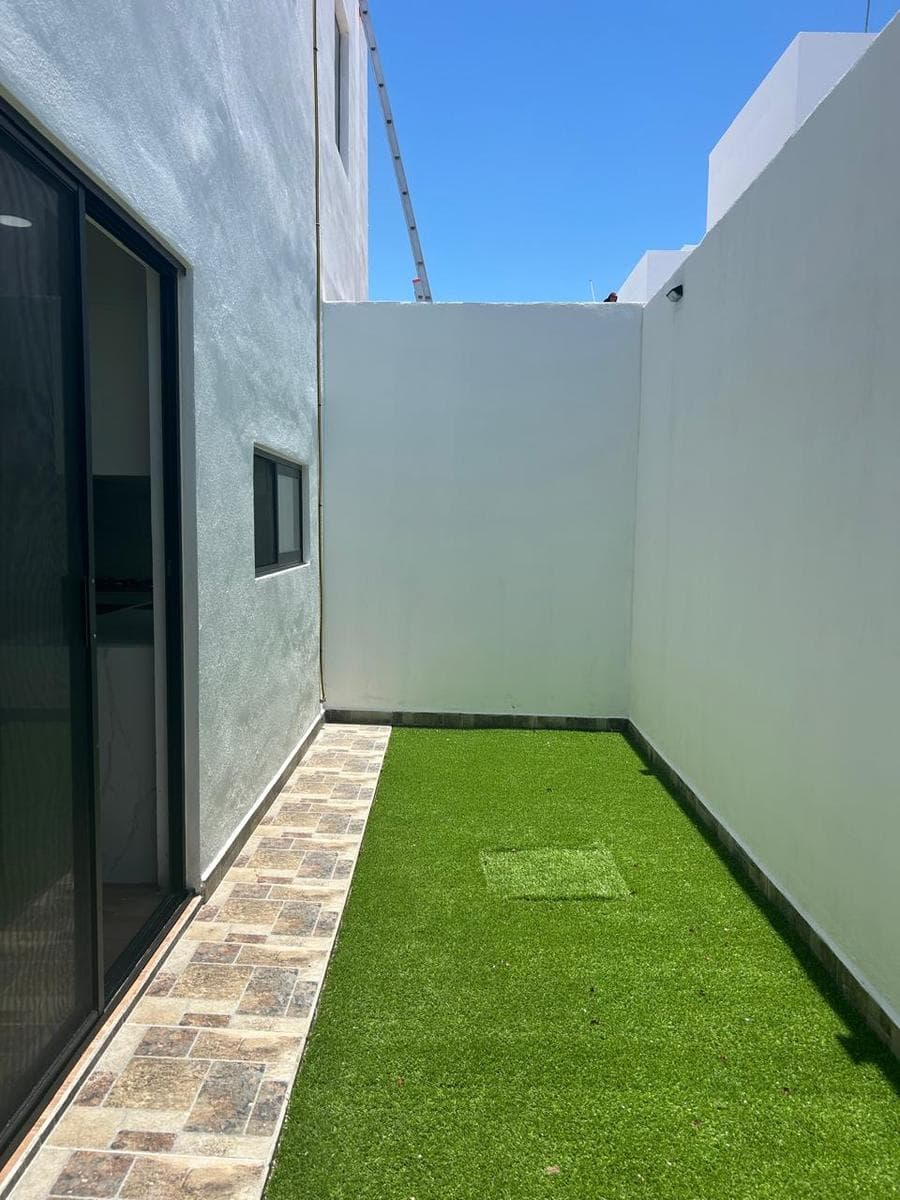 House for rent: 4 bedrooms and 3 full bathrooms