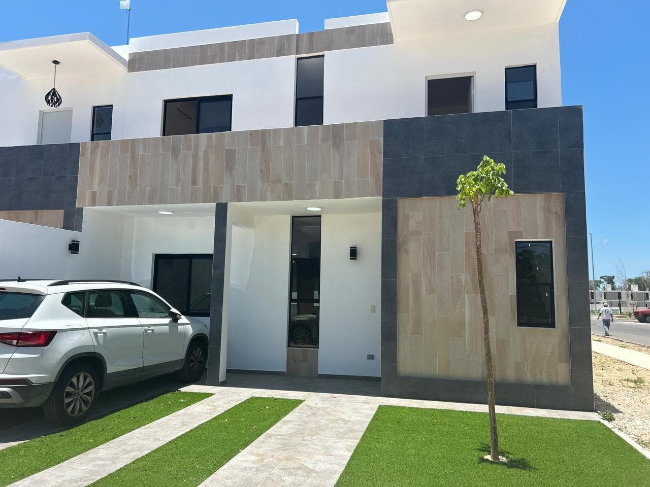 House for rent: 4 bedrooms and 3 full bathrooms