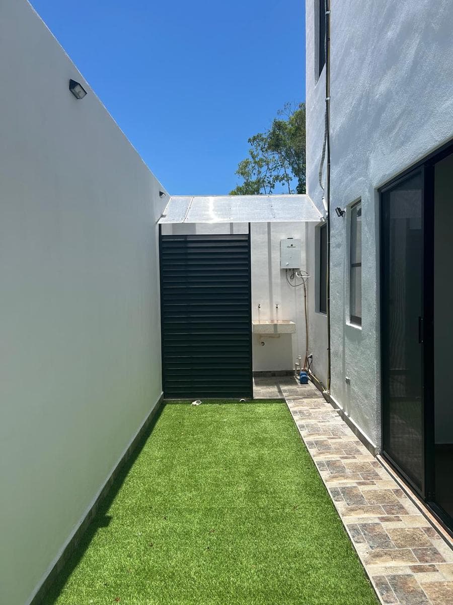 House for rent: 4 bedrooms and 3 full bathrooms