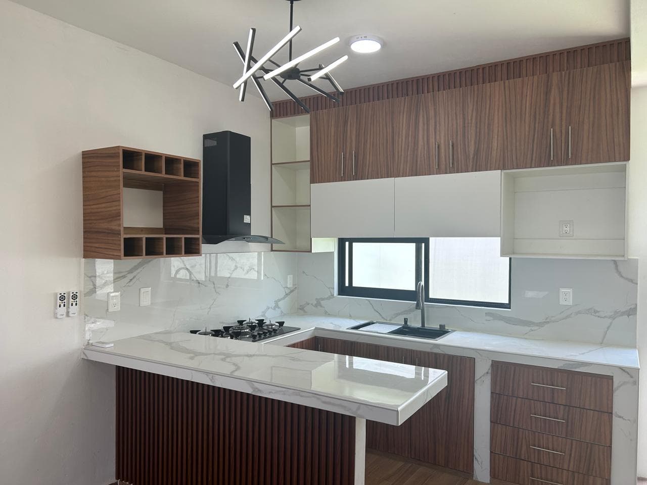 House for rent: 4 bedrooms and 3 full bathrooms