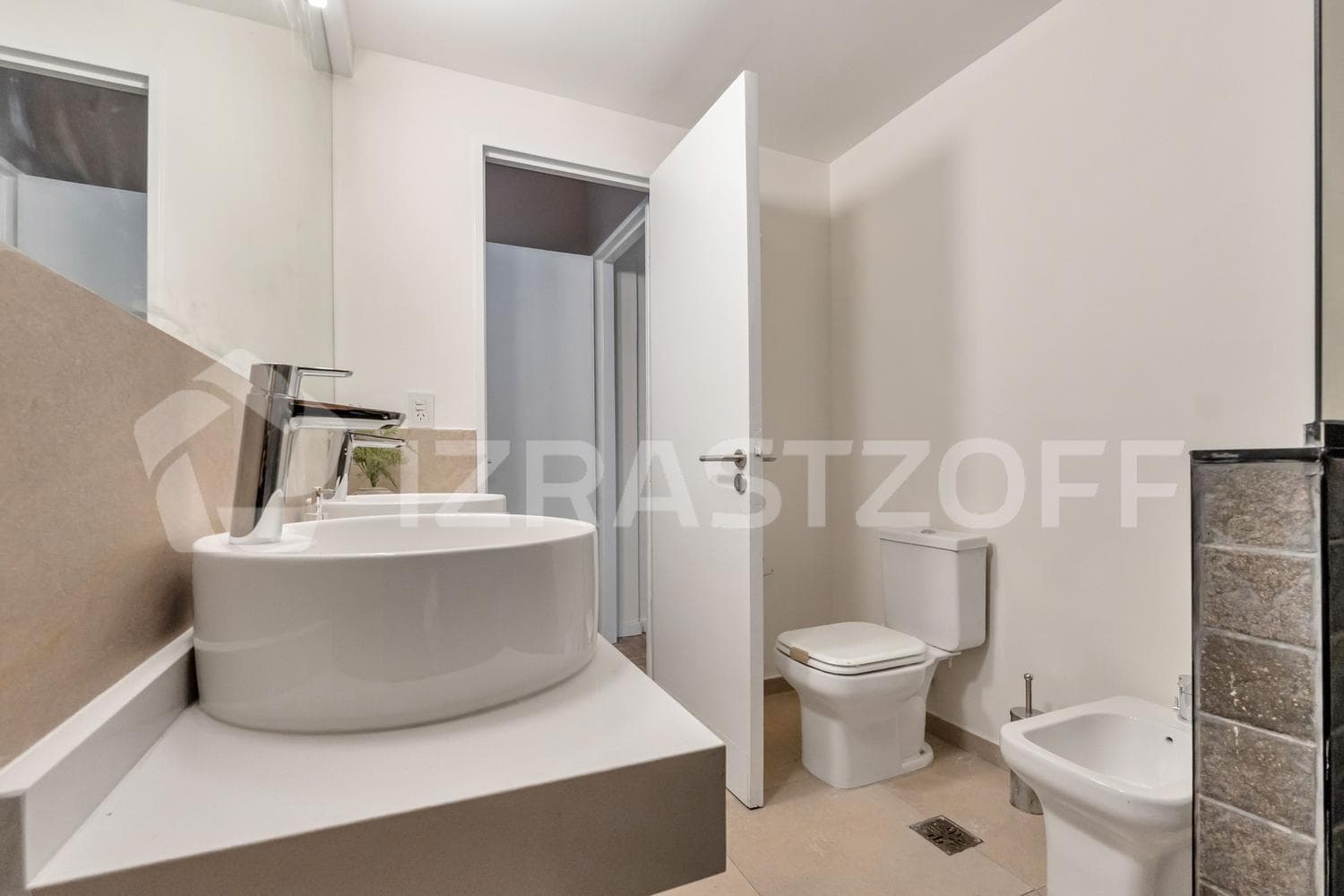 3-room apartment for sale in Recoleta, completely renovated