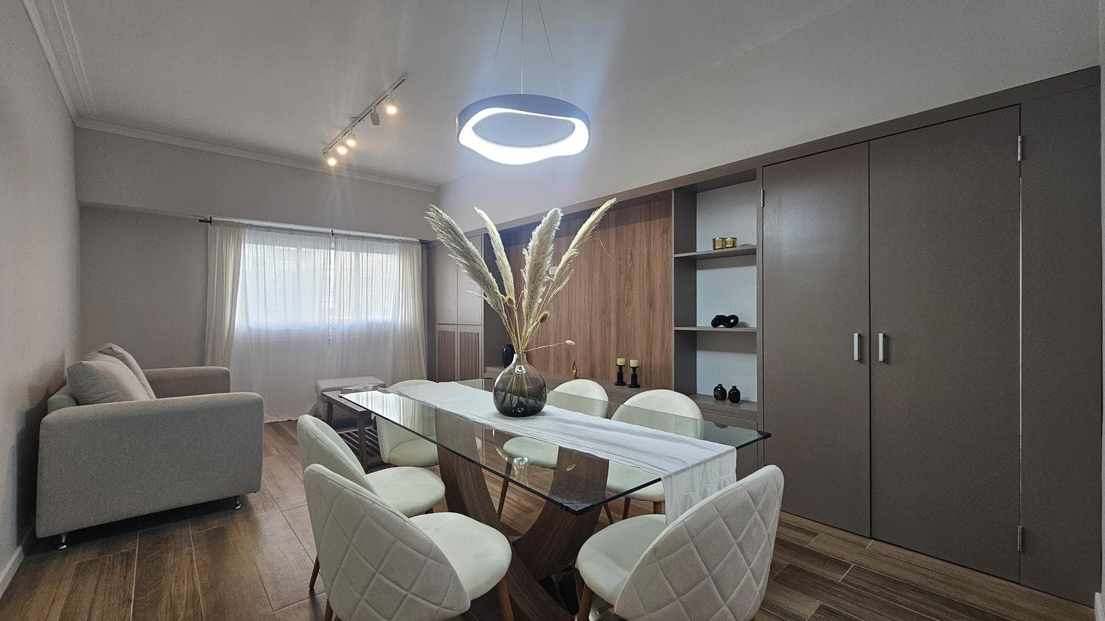 For Sale - Renovated three-room apartment with a balcony and walk-in closet - 1509 Av. Colón