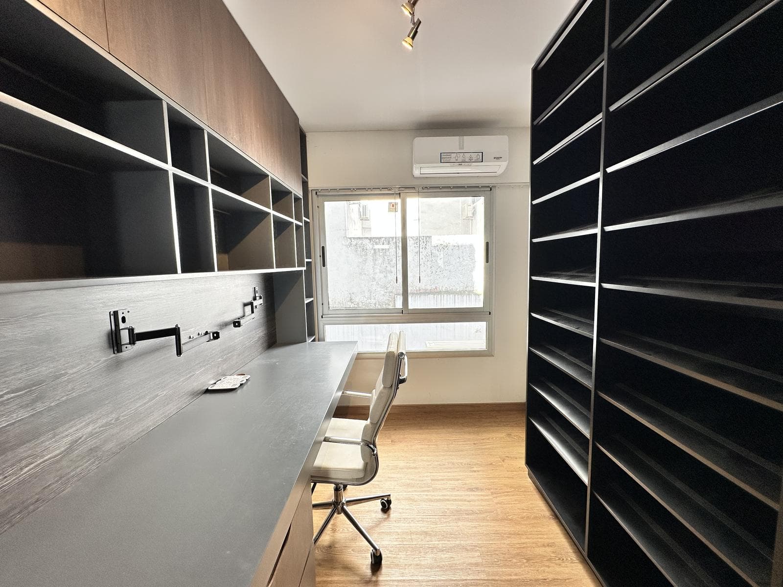 4-room apartment for sale in Belgrano with a terrace-style balcony and barbecue.