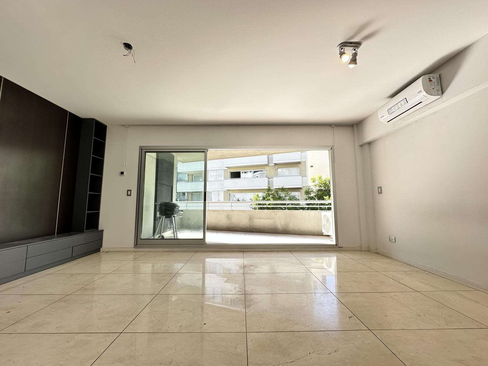 4-room apartment for sale in Belgrano with a terrace-style balcony and barbecue.