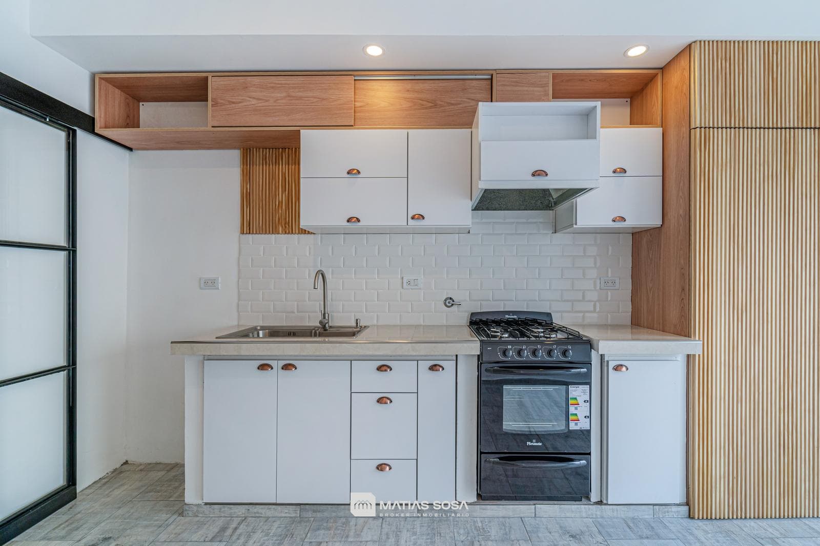 FOR SALE - Duplex - 3 Rooms - Garage - Patio - Renovated - No Maintenance Fees