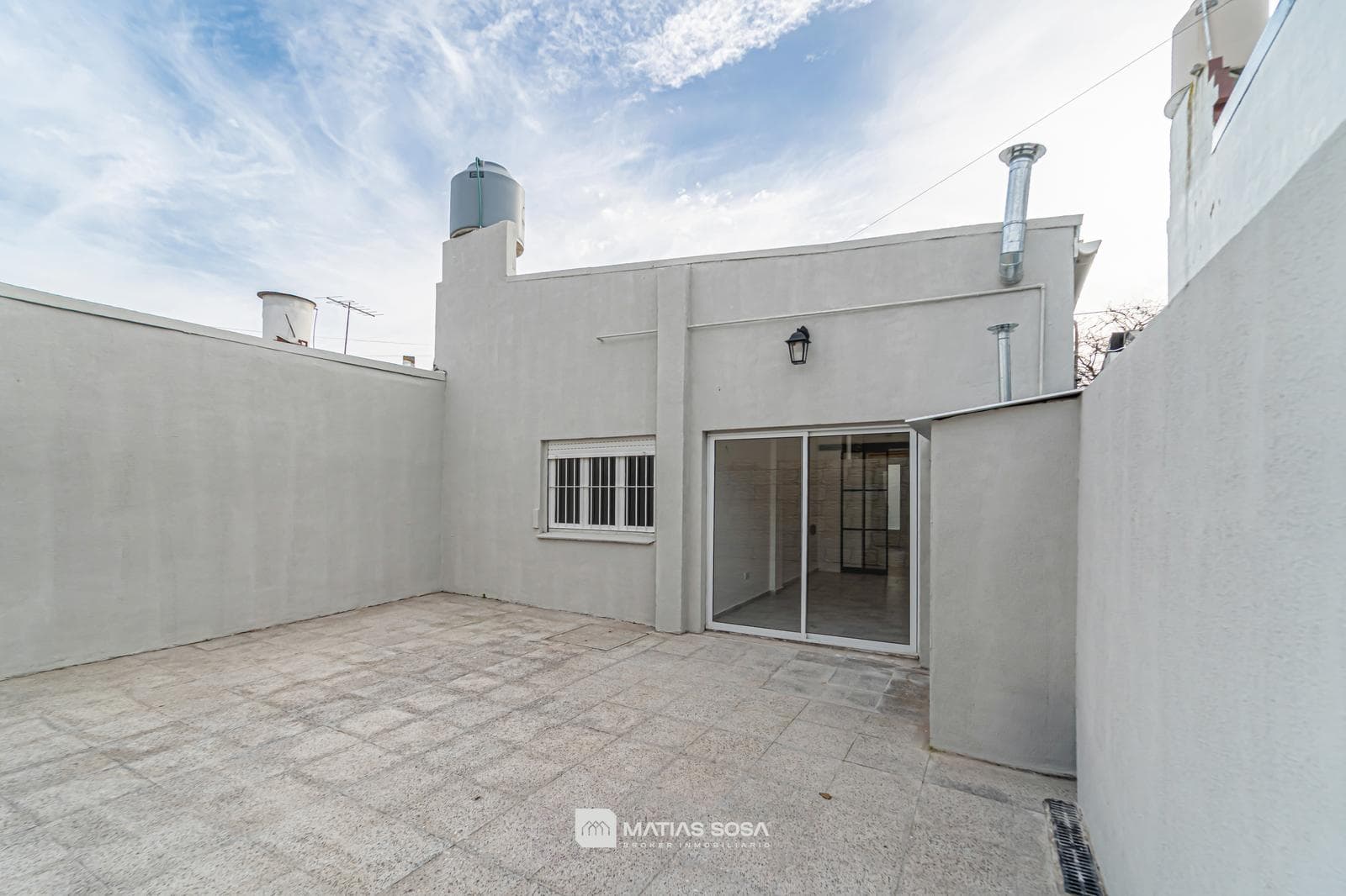 FOR SALE - Duplex - 3 Rooms - Garage - Patio - Renovated - No Maintenance Fees