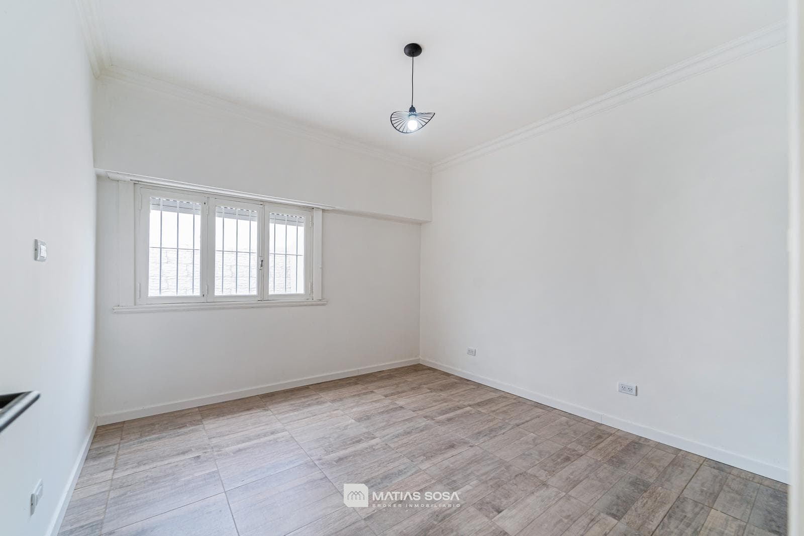 FOR SALE - Duplex - 3 Rooms - Garage - Patio - Renovated - No Maintenance Fees