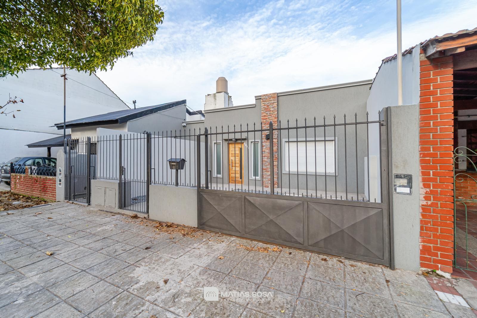 FOR SALE - Duplex - 3 Rooms - Garage - Patio - Renovated - No Maintenance Fees