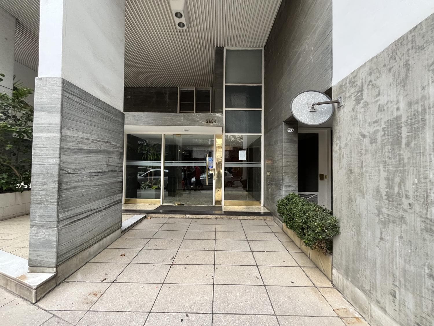 3-Bedroom Apartment for Sale with Garage in a Renovated Building in Belgrano