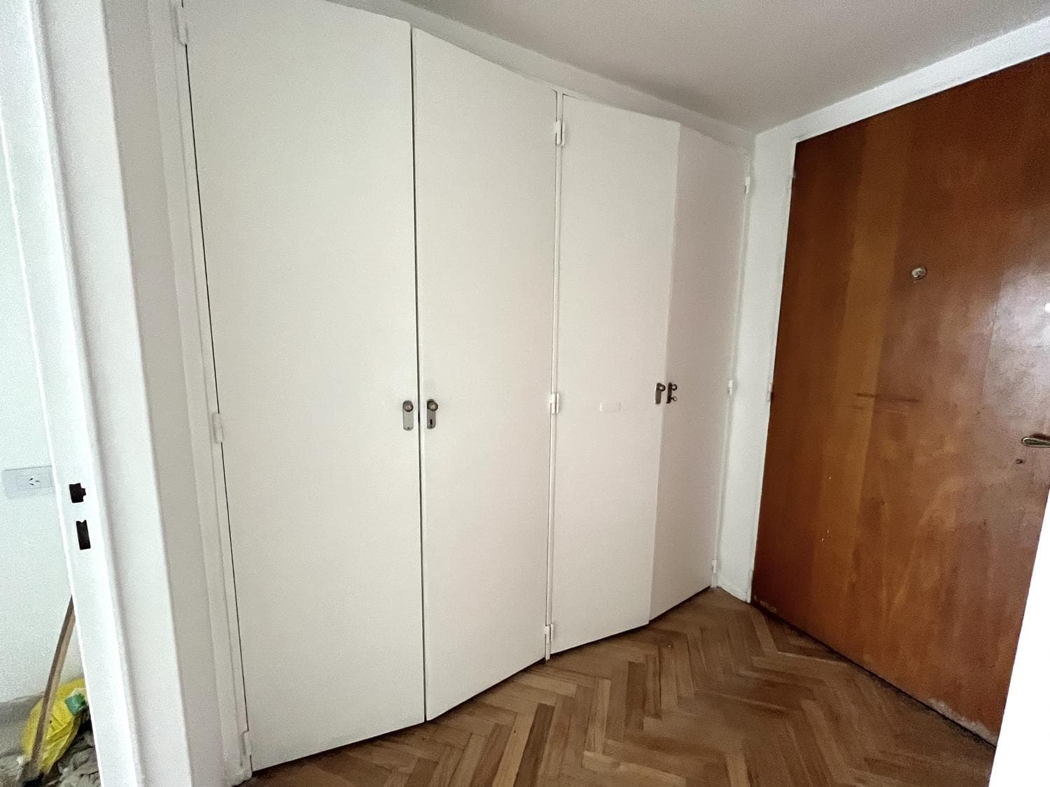3-Bedroom Apartment for Sale with Garage in a Renovated Building in Belgrano